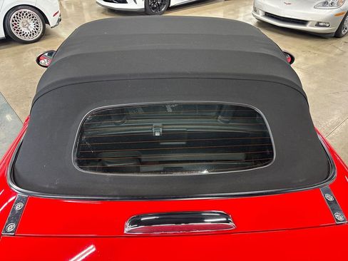 Used 2006 MAZDA MX-5 Miata Grand Touring RWD image 32