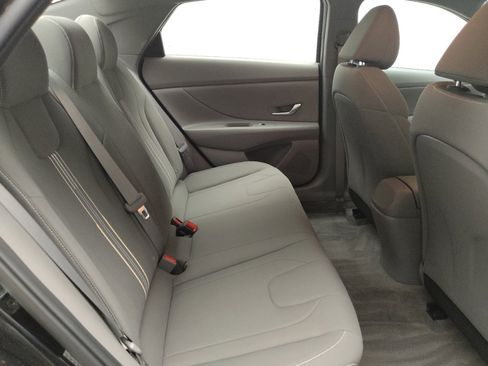 Used 2023 Hyundai Elantra SEL FWD image 19