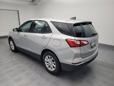 Used 2018 Chevrolet Equinox LS FWD image 3