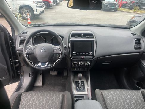Used 2025 Mitsubishi Outlander Sport LE AWD/4WD image 6