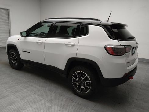 Used 2025 Jeep Compass Trailhawk AWD/4WD image 3