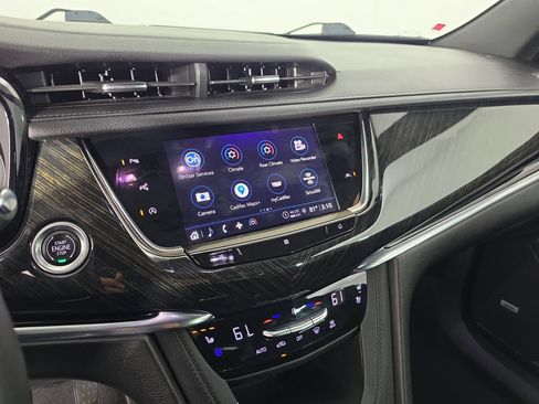 Used 2021 Cadillac XT6 Premium Luxury FWD image 25
