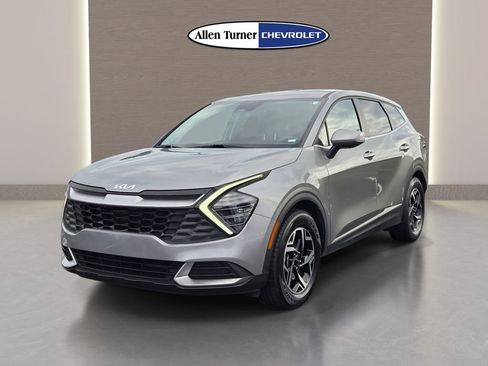 Used 2024 Kia Sportage LX FWD image 3