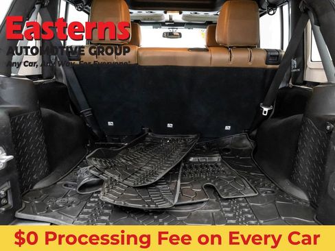 Used 2017 Jeep Wrangler Unlimited Sahara w/ Max Tow Package AWD/4WD image 9