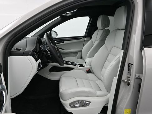 Used 2026 Porsche Macan S image 5