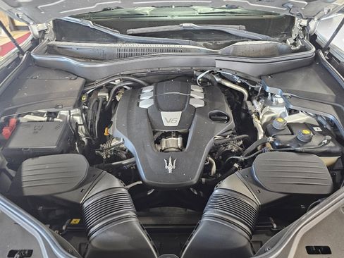 Used 2018 Maserati Levante GranLusso image 39