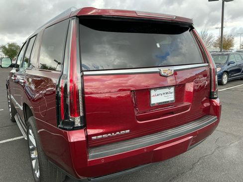 Used 2016 Cadillac Escalade Luxury image 22