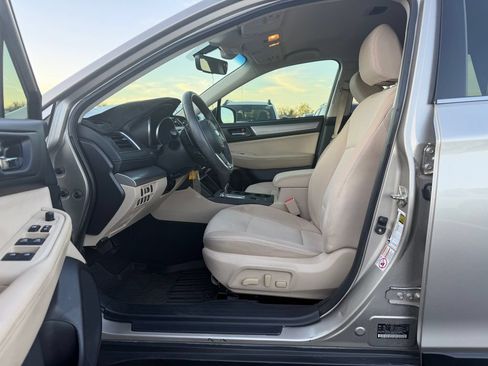 Used 2019 Subaru Outback 2.5i Premium AWD/4WD image 5