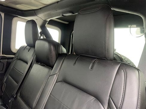 Used 2023 Jeep Wrangler Altitude image 33