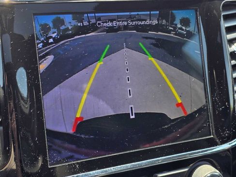 Used 2020 Jeep Grand Cherokee Altitude RWD image 32