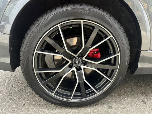 Used 2021 Audi Q8 Prestige w/ Prestige Package image 9