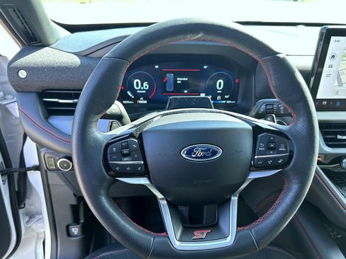 Used 2025 Ford Explorer ST AWD/4WD image 11