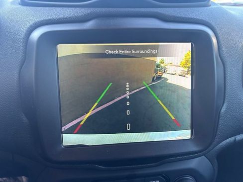 Used 2023 Jeep Renegade Trailhawk AWD/4WD image 28