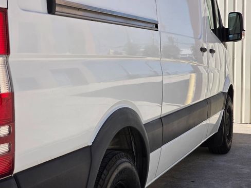 Used 2016 Mercedes-Benz Sprinter 2500 image 31