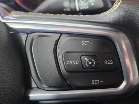 Used 2022 Jeep Gladiator Overland image 27