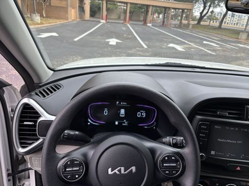 Used 2025 Kia Soul LX w/ LX Technology Package image 29