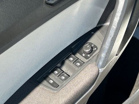 Used 2018 Volkswagen Tiguan S AWD/4WD image 12