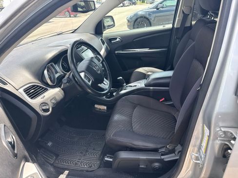 Used 2014 Dodge Journey SXT w/ Flexible Seating Group FWD image 3
