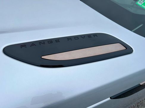 Used 2018 Land Rover Range Rover Velar R-Dynamic HSE image 15