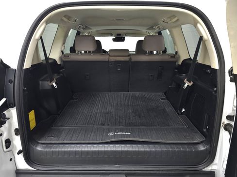 Used 2023 Lexus GX 460 Premium w/ Premium Package AWD/4WD image 8