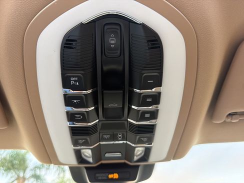 Used 2016 Porsche Macan S AWD/4WD image 32