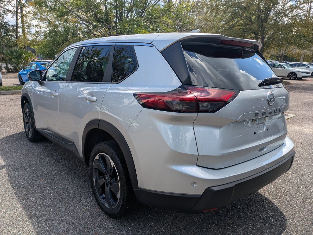 Used 2025 Nissan Rogue SV FWD image 6