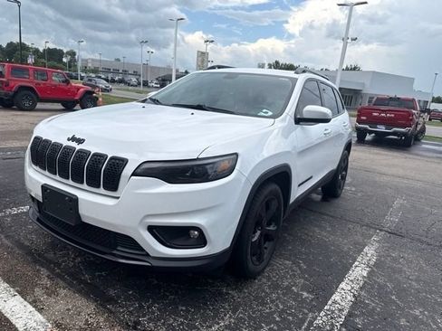Used 2019 Jeep Cherokee Latitude Plus FWD image 12