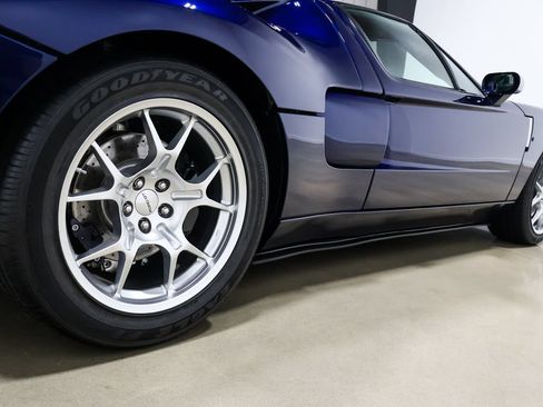Used 2005 Ford GT RWD image 81