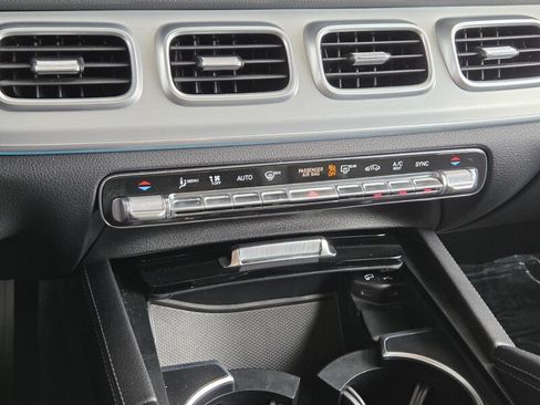 Certified 2022 Mercedes-Benz GLE 350 4MATIC w/ Premium Package image 33
