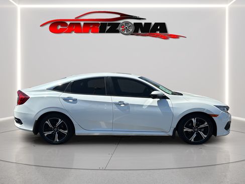 Used 2018 Honda Civic Touring image 4