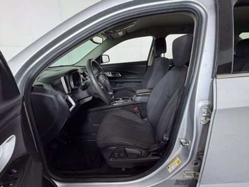 Used 2015 Chevrolet Equinox LS FWD image 9
