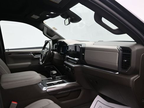 Used 2023 Chevrolet Silverado 1500 LTZ image 13