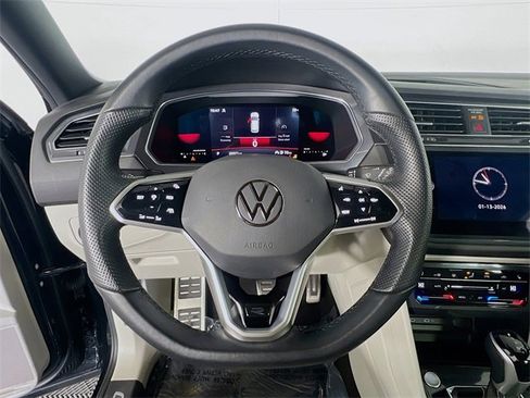 Used 2023 Volkswagen Tiguan SE R-Line image 15