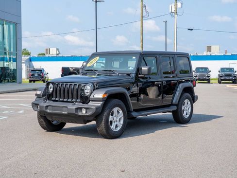 Used 2022 Jeep Wrangler Unlimited Sport AWD/4WD image 3