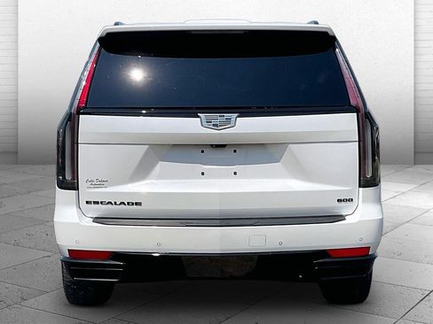 Used 2024 Cadillac Escalade Sport Platinum w/ LPO, ONYX Package AWD/4WD image 3