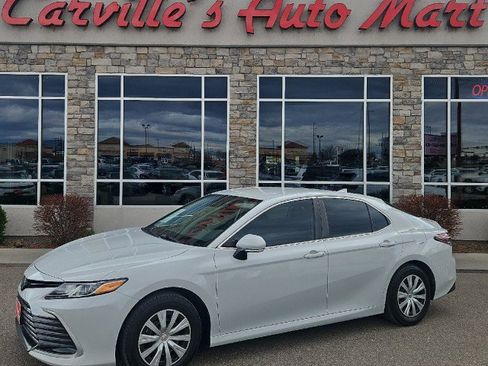 Used 2022 Toyota Camry LE image 1