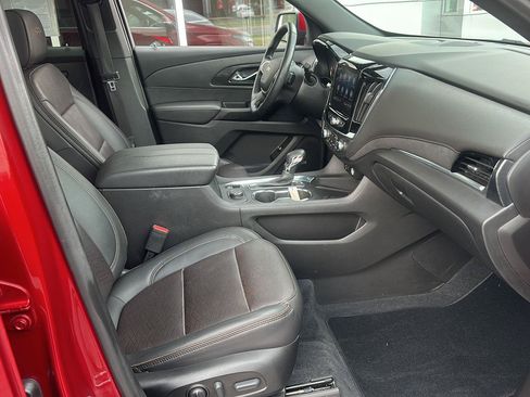 Used 2023 Chevrolet Traverse High Country FWD image 26