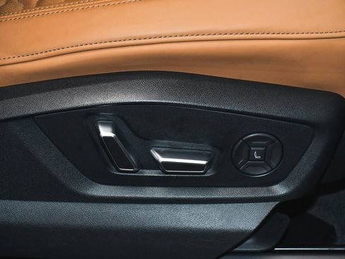 Used 2024 Audi RS Q8 w/ Black Optic Package image 84