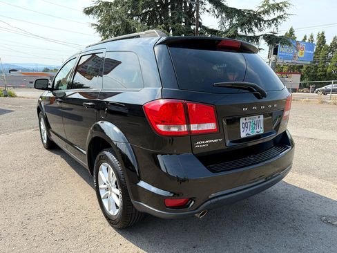 Used 2014 Dodge Journey SXT image 3