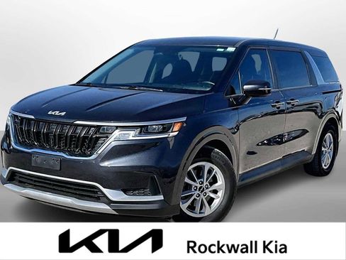 Certified 2022 Kia Carnival LX image 1