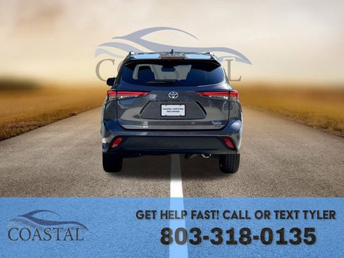 Used 2022 Toyota Highlander XLE image 16