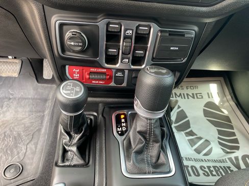 Used 2025 Jeep Wrangler Unlimited Sport S 4xe AWD/4WD image 12