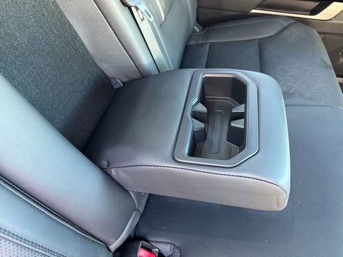 Used 2025 Toyota Tundra Limited AWD/4WD image 27