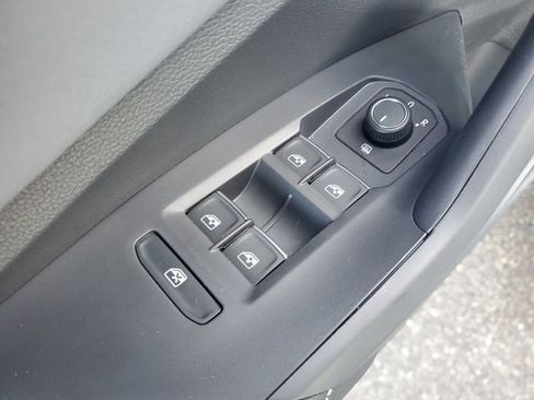 New 2026 Volkswagen Jetta SE FWD image 13