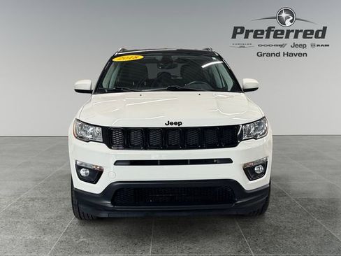 Used 2018 Jeep Compass Latitude w/ Popular Equipment Group AWD/4WD image 11
