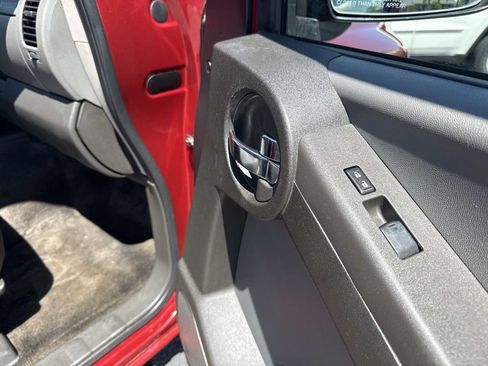 Used 2015 Nissan Xterra 2WD image 21