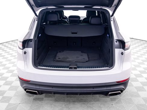 Used 2023 Porsche Cayenne AWD/4WD image 33