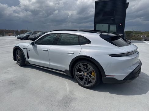 Certified 2023 Porsche Taycan Turbo image 3