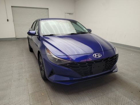 Used 2022 Hyundai Elantra SEL w/ Convenience Package FWD image 14