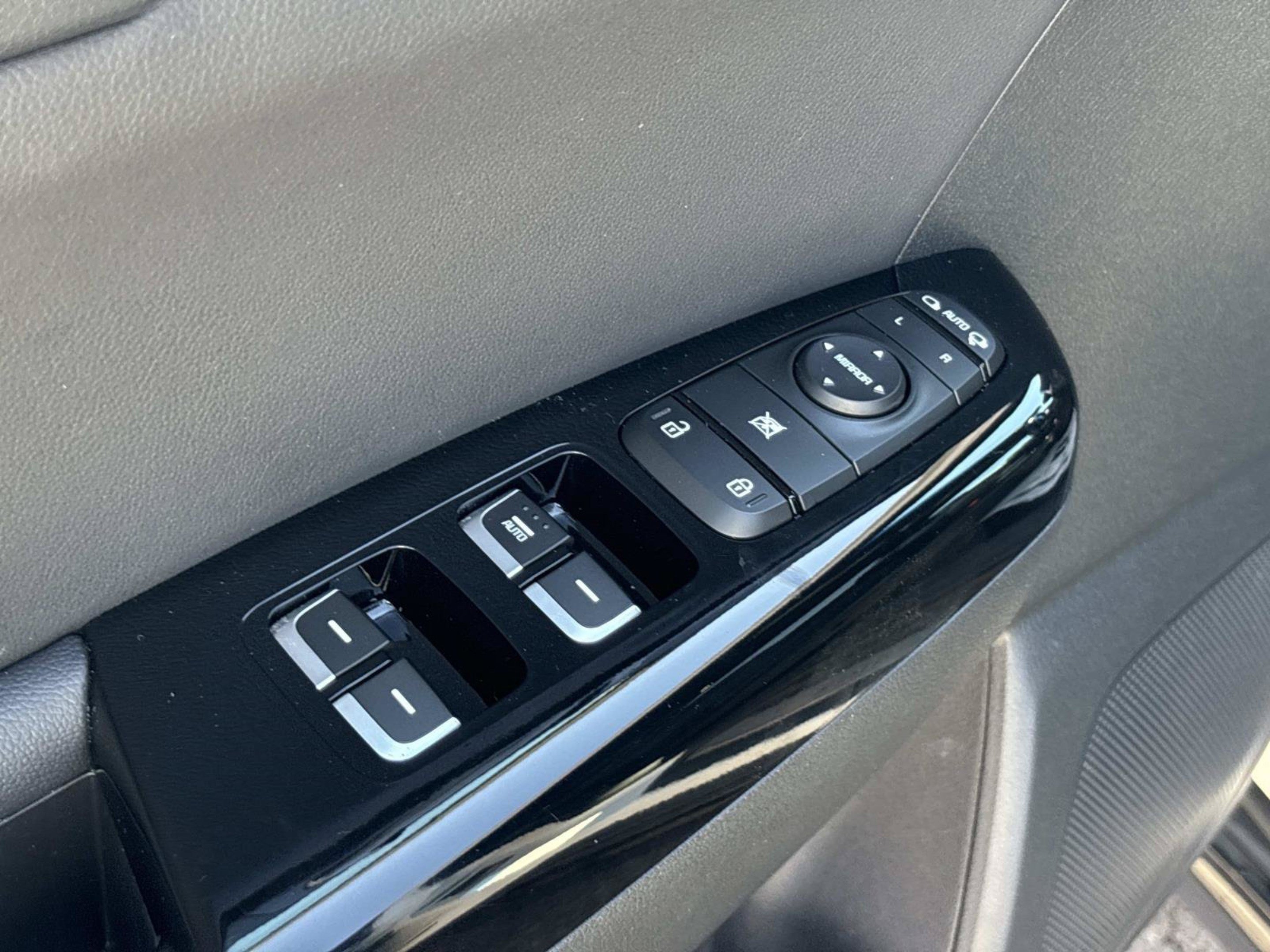 Used 2021 Kia Sportage S w/ S FWD Premium Package image 21